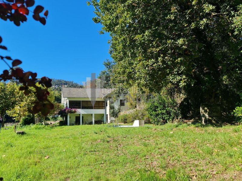 Foto f6e8944b-1ceb-4ee5-bfda-9aaa765a87a5. Casa amb piscina a Redondela
