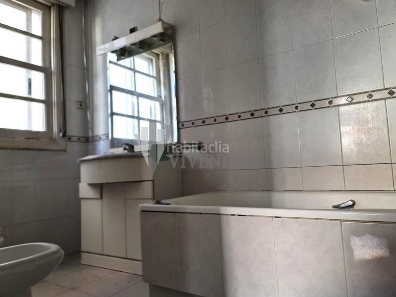 Foto 87ce2f1d-969d-4e5f-a0c9-0dc05d014832. Edifici a Lavadores Vigo