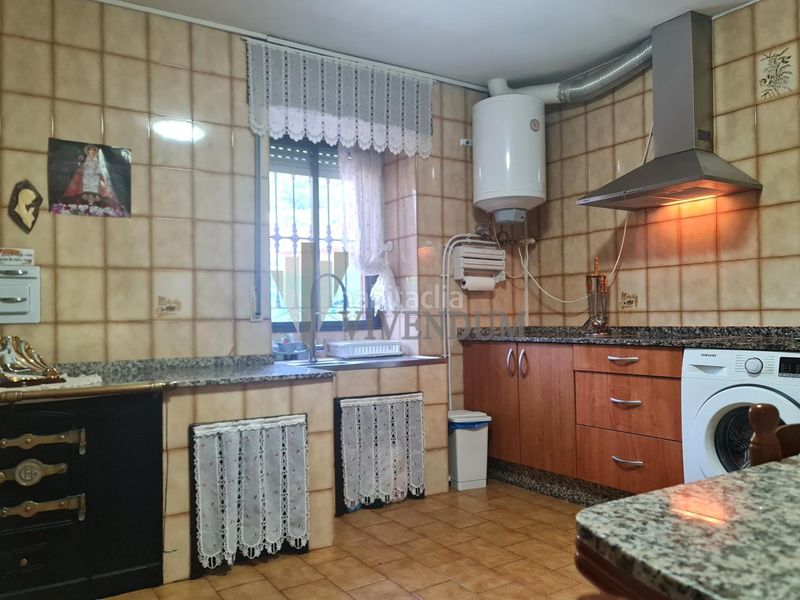 Foto f42a0503-7813-4306-9cf9-3a27c81a21f6. Casa amb calefacció a Arbo