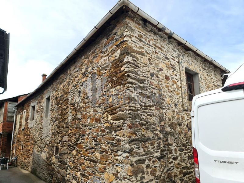 Foto 1bea28cf-5eed-4dc2-a866-f614de52d18b. Casa amb aparcament a Pobra do Brollón (A)