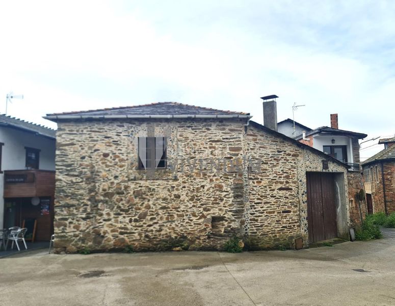 Foto e8c17e05-7669-4a48-a658-25df65dbbc58. Casa amb aparcament a Pobra do Brollón (A)