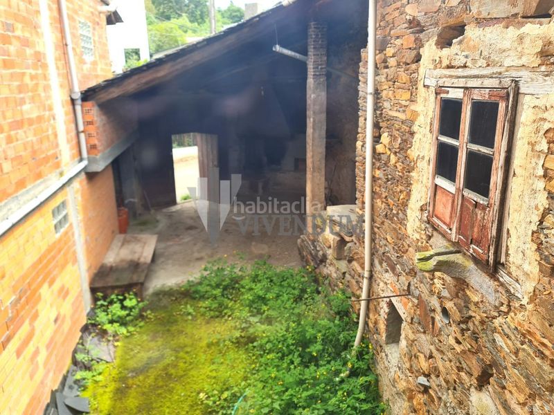 Foto f3df2b31-90e0-4ac3-b9ea-c42c0a879e4d. Casa amb aparcament a Pobra do Brollón (A)