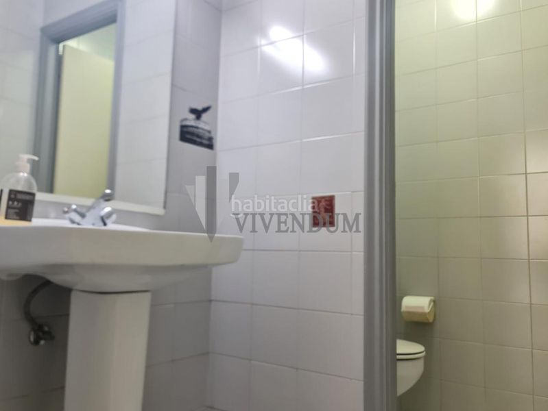 Foto e7ca8d4a-1e65-4524-aa50-573236ebeb45. Local comercial a Fátima Vigo