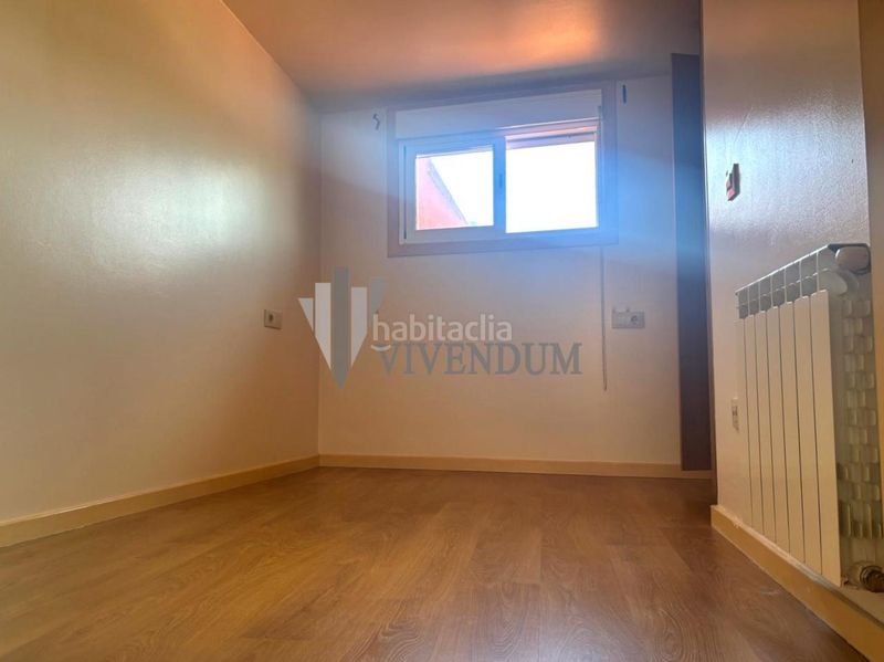 Foto 0dd1deb5-6a5d-4a93-a242-f229fb1db4c1. Casa amb calefacció a Teis Vigo