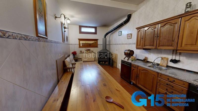 Foto 81553240-8625-4260-8da2-e3266e8ec00a. Casa adossada amb calefacció aparcament a Urnieta