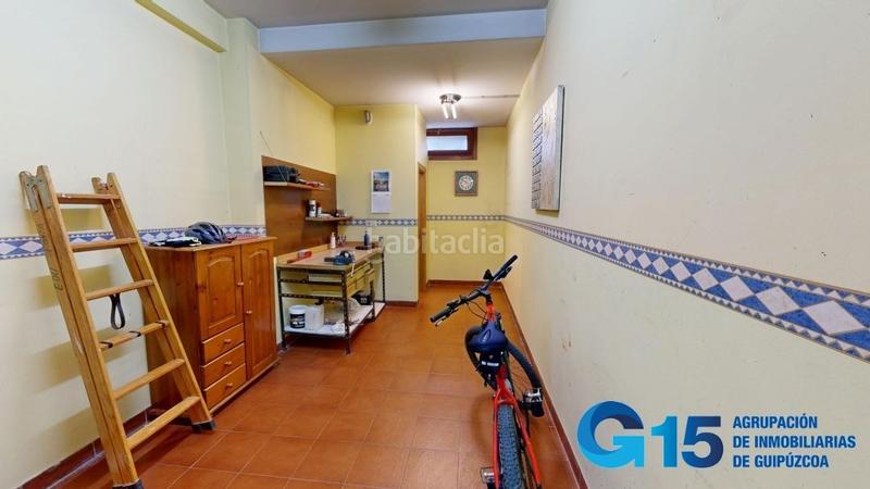 Foto b6a0c3dc-c5ce-4f9b-b5fe-204f90f2d3b1. Casa adossada amb calefacció aparcament a Urnieta