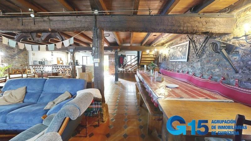 Foto 04c12e38-f1d9-45bd-a6a6-1adfdf31c939. Masia amb calefacció aparcament a Hernani