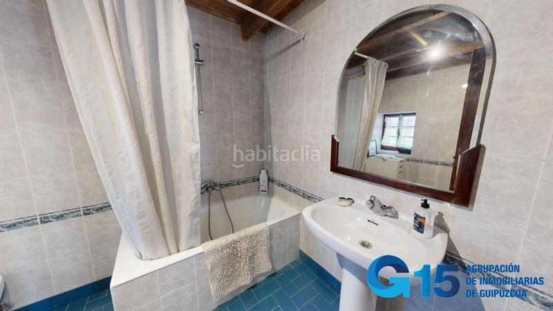 Foto 16a9173f-b192-44b7-ade9-43b937ad620d. Masia amb calefacció aparcament a Hernani