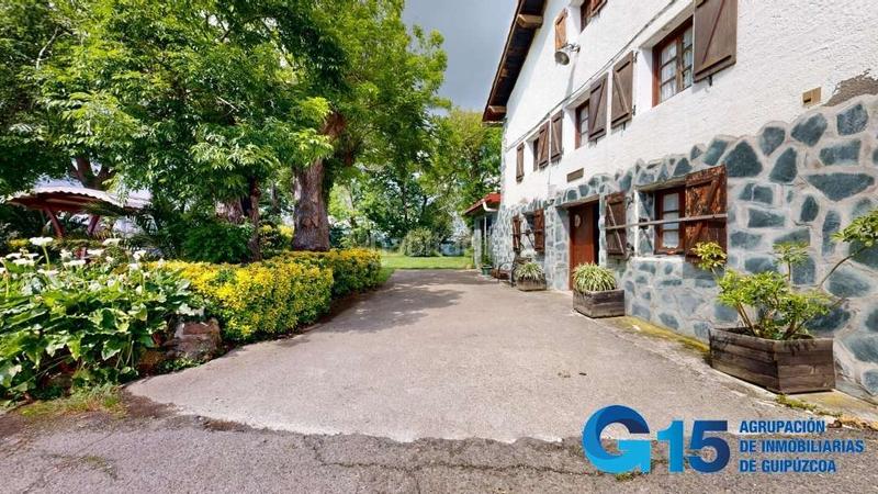 Foto f27ee050-12c4-41d5-816f-3f29a7bbf1d7. Masia amb calefacció aparcament a Hernani