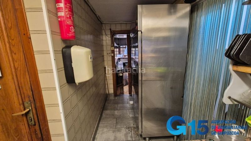 Foto 76a6401e-fb78-4acb-9bad-f9cf3c387b4d. Local comercial se vende bar céntrico con cocina y acondicionado. no hay opcion al arrendamiento. infórmese. en Hernani