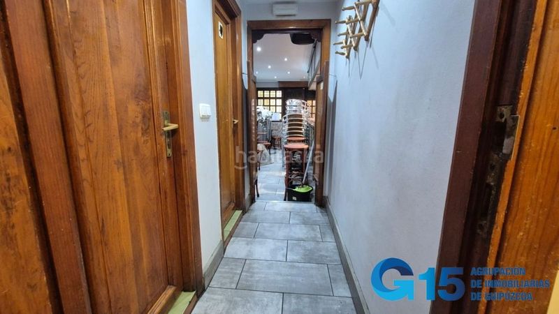 Foto c4d21a8c-bb6b-4d0f-a3d6-677221bc2121. Local comercial se vende bar céntrico con cocina y acondicionado. no hay opcion al arrendamiento. infórmese. en Hernani