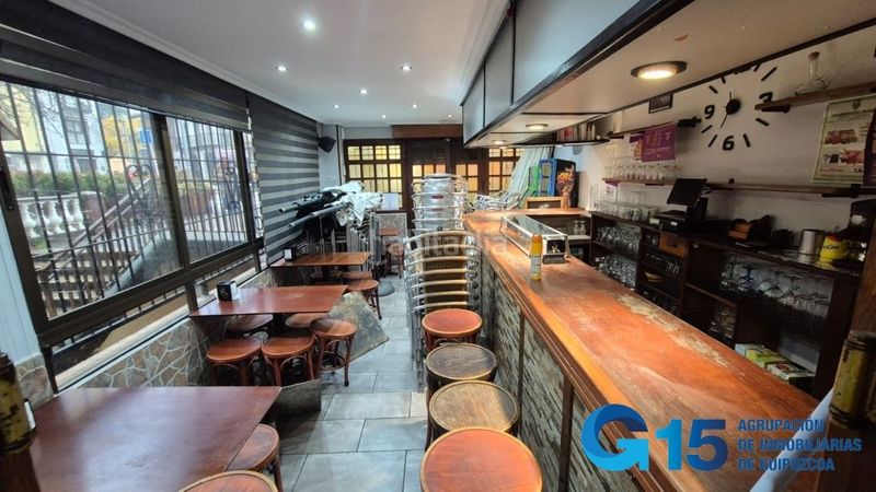 Foto f5f145a2-261a-4ea6-9b74-430791e25142. Local comercial se vende bar céntrico con cocina y acondicionado. no hay opcion al arrendamiento. infórmese. en Hernani