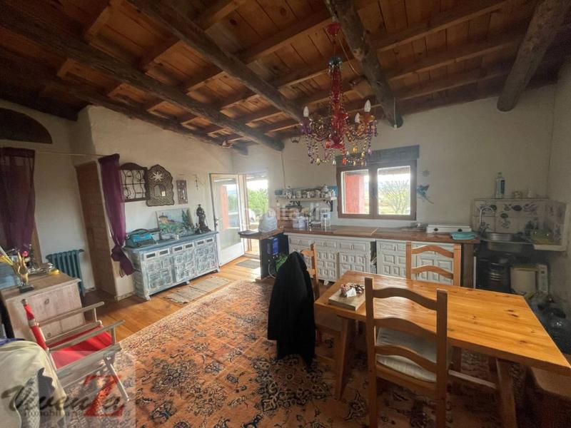 Foto 80cb86ed-7b80-4a0a-818b-16bcc153413b. Casa  en venta en Coreses