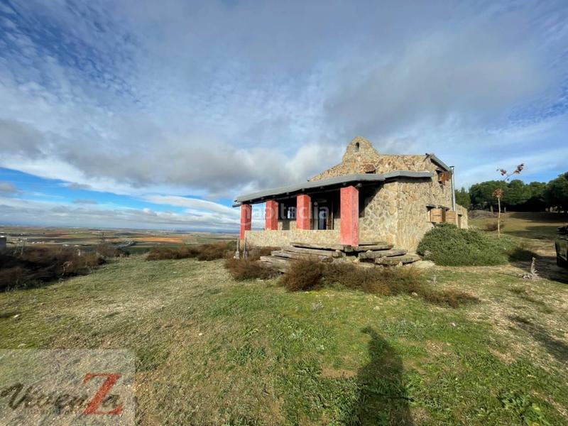 Foto 9079f356-340a-473d-a99d-31bb3c1e929a. Casa  en venta en Coreses