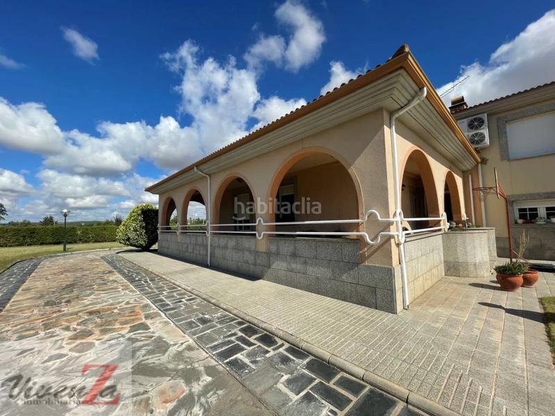 Foto b28be6df-2f70-412c-b4ba-d42c8bde54c6. Chalet avec chauffage parking piscine dans Pinilla Zamora