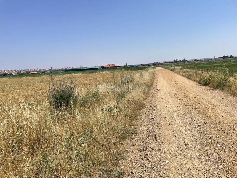 Foto c0a43dda-a7d9-49b1-8970-275a07bc01e3. Finca rústica a Pinilla Zamora