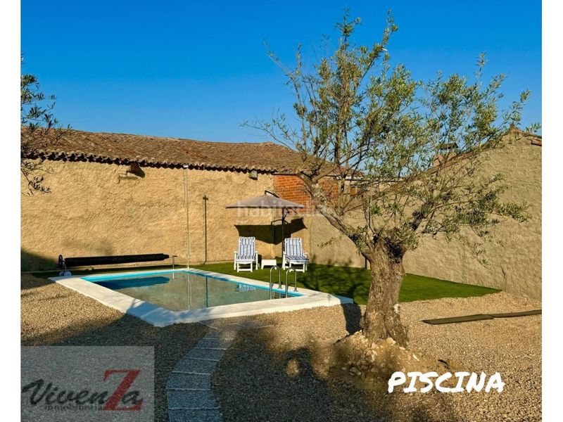 Foto 2b01a9da-7419-48bb-8309-26ceb581f2b5. Casa amb calefacció aparcament piscina a Sanzoles