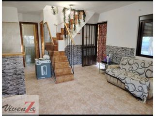 Casa en Perilla de Castro. Terreno en alquiler en la encomienda