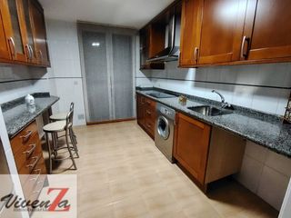 Pis en Casco Antiguo. Piso en venta en centro49003