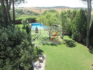 Xalet a Perilla de Castro. Chalet en venta en la encomienda
