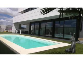 Casa aparellada a Roales. Casa unifamiliar en venta en roales
