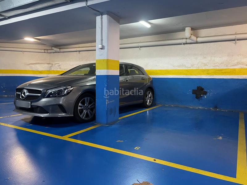 Foto 4575b545-1afc-4ba3-9ce2-522ee4ea883c. Alquiler parking coche plaza de garaje en el centro en Castelldefels