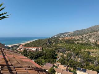 Maison à El Poal. Adosada con magnificas vistas a mar y montaña
