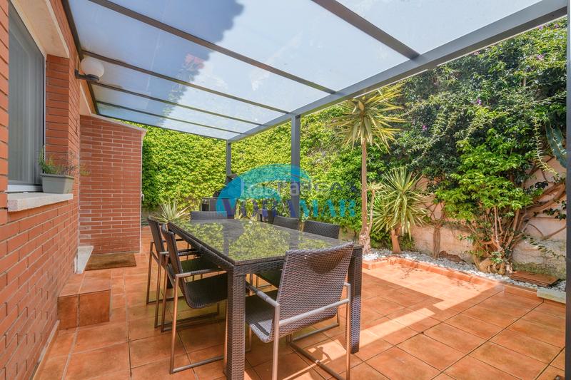 Foto 5845208b-1c38-4247-92b4-1c432197db6e. Casa en Montmar Castelldefels