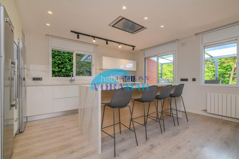 Foto ec19987e-b98d-4297-bf5d-6d7c0ecc3d81. House with fireplace heating parking pool in Montmar Castelldefels