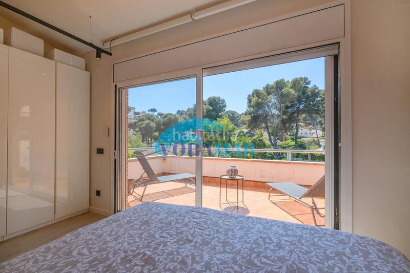 Foto dc6f90d6-c7e5-454d-bac3-f0b9084e234e. Maison avec cheminée chauffage parking piscine dans Castelldefels
