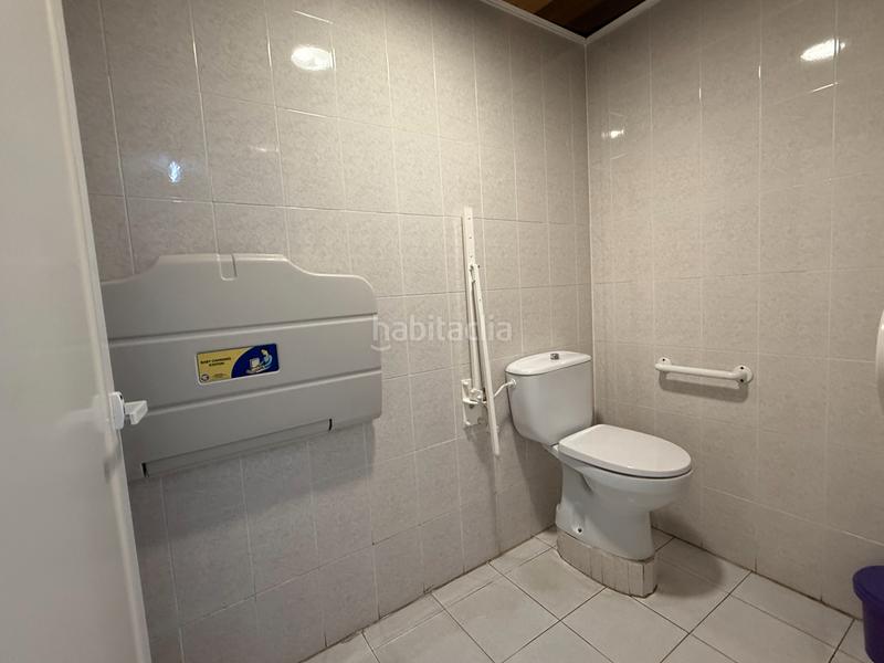 Foto e2004d2e-10c6-4c32-9cf0-36430f6b6f7b. Traspaso local comercial en Mar i Sol Castelldefels