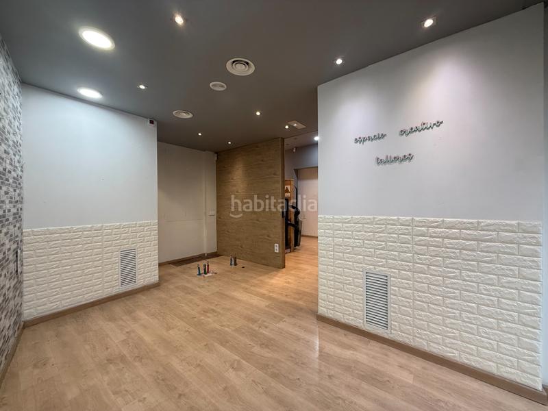 Foto 25118dfa-e56b-4866-b6a2-a061f938d0f7. Location local commercial avec chauffage dans Centre-Estació Gavà