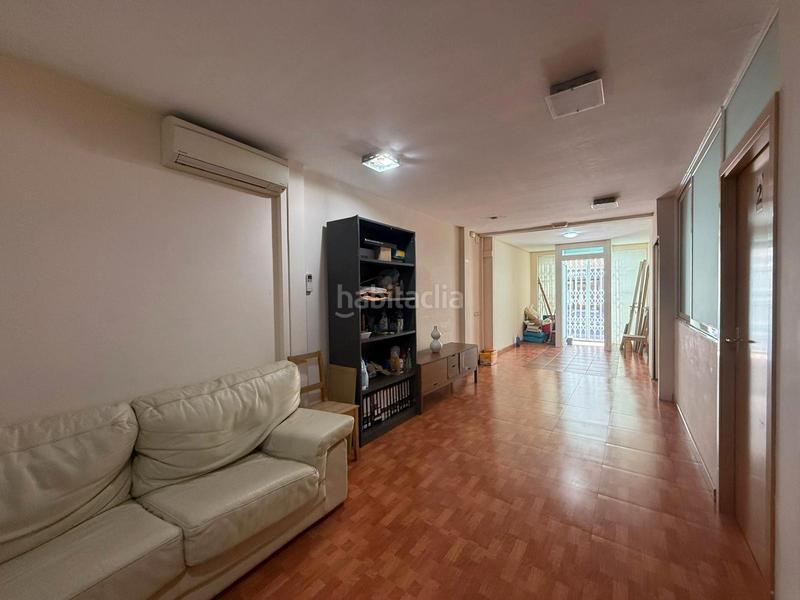 Foto 20fdbfc3-e1b8-48ba-b0ce-af93e89e0e1c. Locale commerciale in Centre Castelldefels