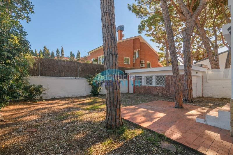 Foto 55b4941c-15ef-4b75-b62b-99f0d356f838. House with heating parking in La Pineda Castelldefels