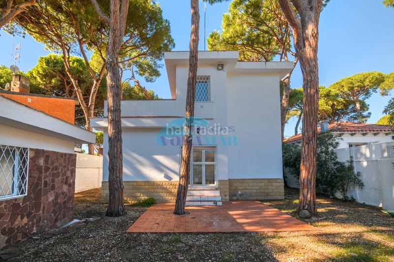 Foto eabf6ff7-3f9f-4454-b52b-c601173fee2f. House with heating parking in La Pineda Castelldefels