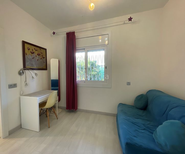 Foto 05106f9a-c420-4a37-8804-7a7cad3b9671. Casa amb xemeneia calefacció aparcament piscina a Castelldefels