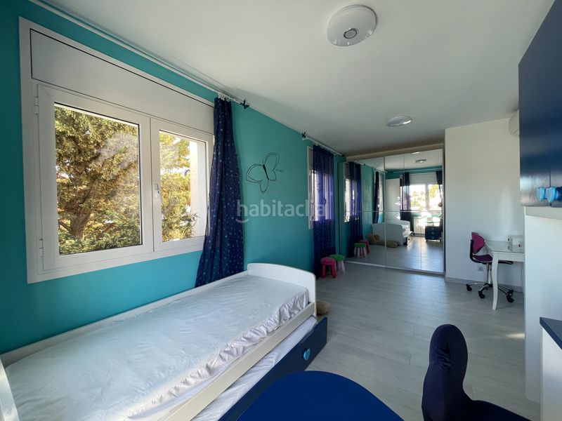 Foto 1d64cfd0-b7df-49ac-8636-10bb1728150d. Casa amb xemeneia calefacció aparcament piscina a Castelldefels