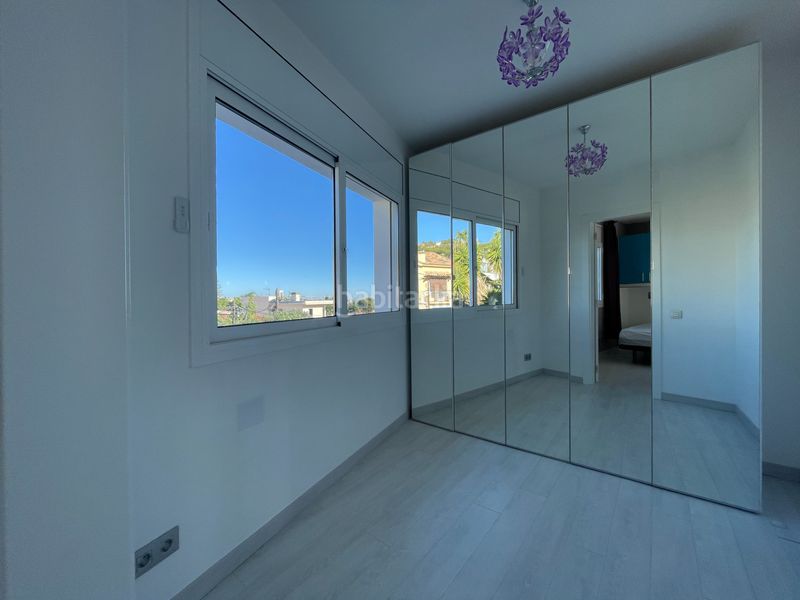 Foto e74f47b9-64dd-4741-bb7c-2d42d52936a4. Casa amb xemeneia calefacció aparcament piscina a Castelldefels