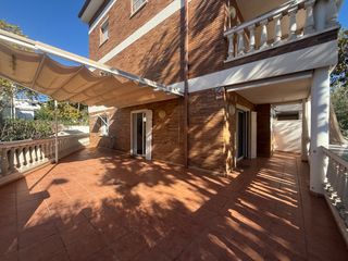 Rent Ground floor in Montmar