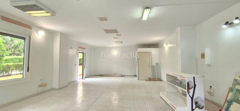 Foto 242f4153-d5a1-40bc-8a3e-41335f878b80. Miete geschäftsraum in Navia Vigo