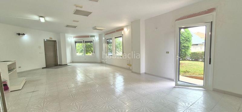 Foto 058a2a31-68e8-4ab4-835f-b3430704f2af. Alquiler local comercial en Navia Vigo