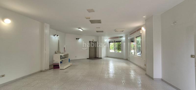 Foto 3e63213f-7e3b-4214-bf17-0d83735722ad. Alquiler local comercial en Navia Vigo