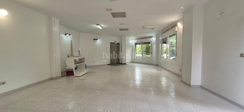 Foto 74480e1a-adb8-4db5-8224-b7fe989566fb. Alquiler local comercial en Navia Vigo