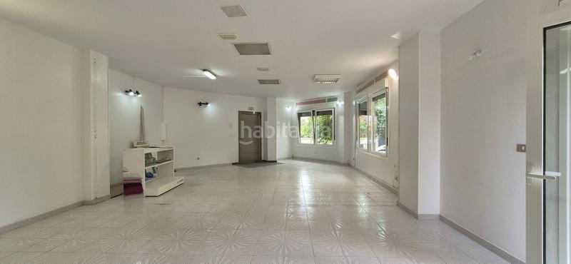 Foto cf25cb39-d572-4387-b7ae-76ef4ab9b899. Alquiler local comercial en Navia Vigo