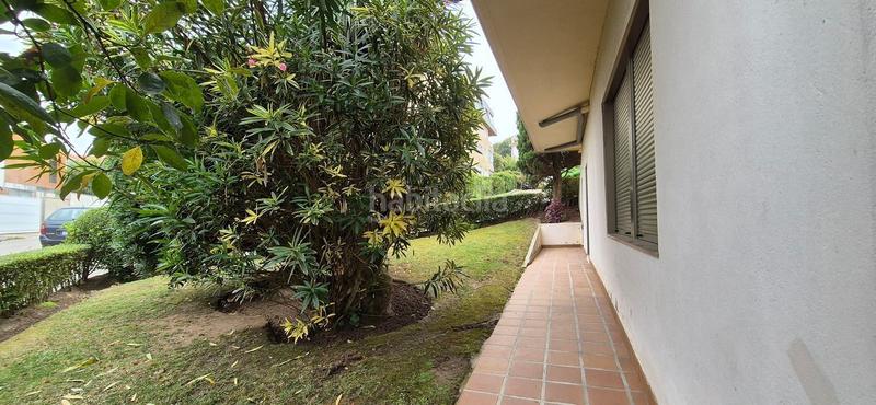 Foto 65bdd866-3c33-464c-86a3-5ddef269e720. Location local commercial dans Navia Vigo