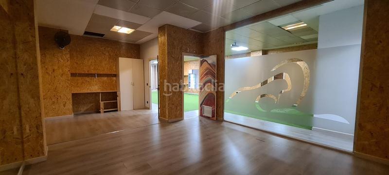 Foto f14dd2b5-7846-4b93-8ecd-681a8041bbce. Rent business premise in travesía de Vigo - san xoán Vigo