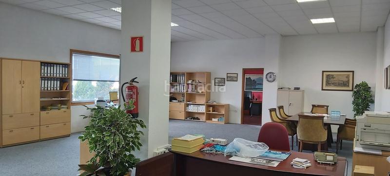 Foto 37dc31b6-0e46-43fd-bddb-ba491ebf3c25. Business premise in Berbés - Peritos Vigo