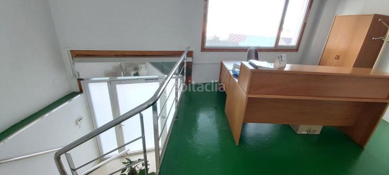 Foto ffe14c07-7be5-444c-b0a0-8f3a375a0c99. Business premise in Berbés - Peritos Vigo