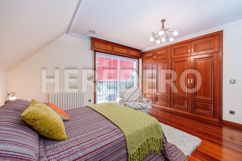 Foto 47a4f4a4-157f-456e-b6cf-a54b6c3db88b. Chalet with fireplace heating parking pool in Valadares - Beade Vigo