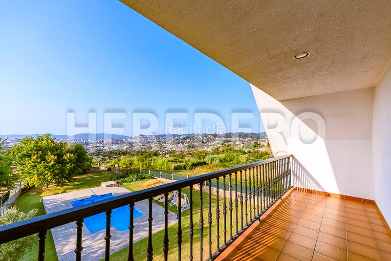 Foto 51934e52-c897-4ccc-8e41-b00c10611c40. Chalet with fireplace heating parking pool in Valadares - Beade Vigo